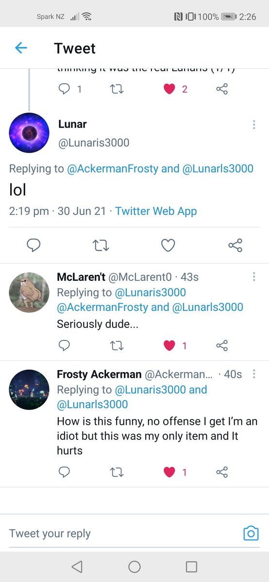 McLarentCSGO's tweet photo. Man got scammed out of gloves by the fake lunar and reached out for help... Posting this as Lunar deleted his comment, but it's really sad to see this kind of response from him. https://t.co/6B6QwjiPWS