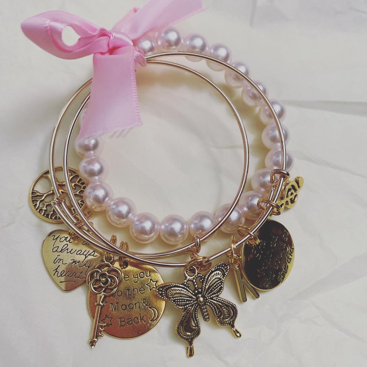 MeekChic1's tweet photo. Bracelets are available on the website 💜 https://t.co/e1c5yq3car https://t.co/FUkqV5DEyR