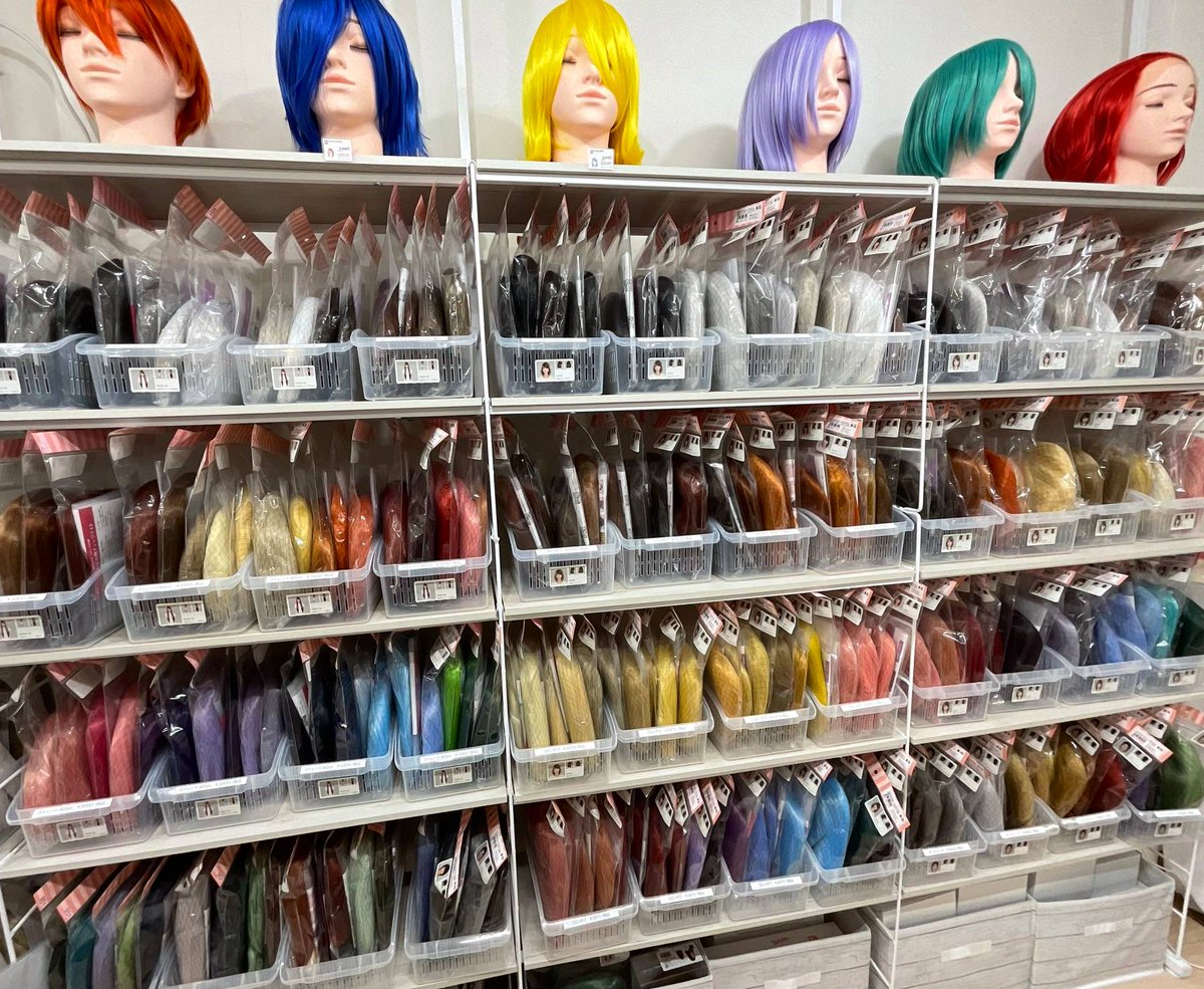 クラッセ コスプレ総合専門店 على تويتر コスプレ専門店こすとっぷ日本橋店様にて クラッセ商品をお取り扱い頂いています Pro Saraウィッグにエティアカラコン サポートアイテムにドーリーコスメやcosボードと豊富なラインナップ 日本橋オタロード近辺