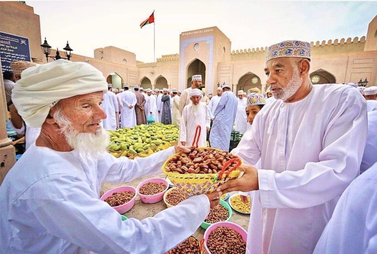 77reemalharthi's tweet photo. الله يحفظ شيابنا الذين هم قدوتنا في الحياة نستقي منهم العلم والعمل والمعرفة

🌟 مهما بلغ بك التعثـر والشتات لا تيـأس ، فوالله ماذبلت عين إلا وفوقها رب يُخبىء لها الأجمل 🌟

#صباح_الخير
#صباح_السعاده https://t.co/wcY6P0x5LK