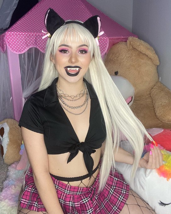 TW Pornstars - Aria Bank$. The most liked pictures and videos from