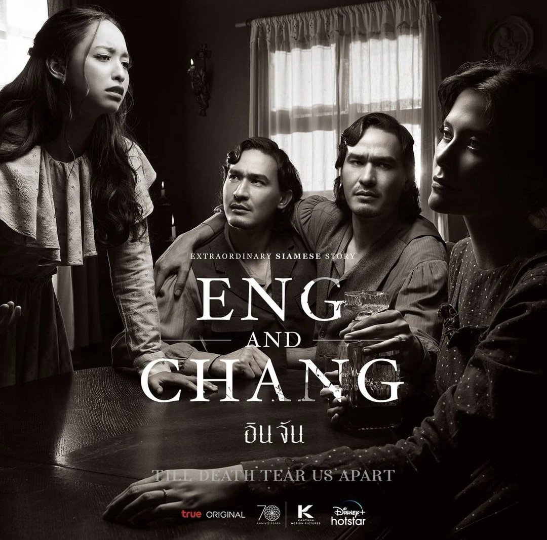 PlobJai's tweet image. เมื่อคืนดูอินจัน Ep1 ไป แบบอึ้งใน mood&amp;amp;tone ของภาพ ฉากต่างๆ ชอบอะ เหมือนถูกพากลับไปในยุคนั้น ซีรีส์เป็นภาษาอังกฤษ ดูอินเตอร์มาก! ภาษาไทยทำแค่ตอนแฝดเขาพูดกันเอง พอดูจบแอบเศร้านิดๆด้วยความที่จารีตประเพณีในตอนนั้นรับอะไรแบบนี้ยากมากอะ อยากดูตอนต่อไปละ

#EngAndChangTheSeries
