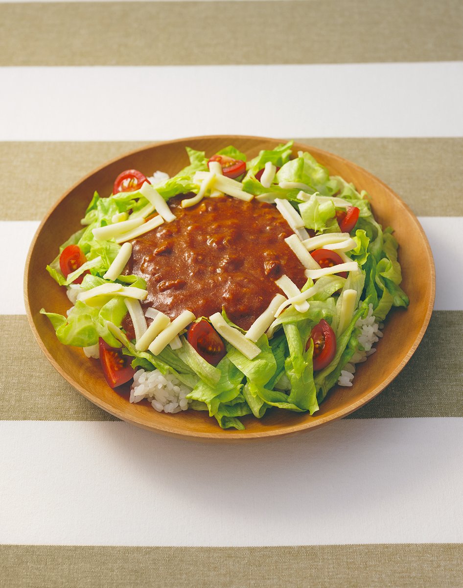 ジョーさん 料理研究家 على تويتر レタスたっぷりタコライス風 ごはん1膳半を盛り 1 2cm幅に切ったレタス6枚 1 4に切ったミニトマト6個のせ 湯煎で温めた 牛ひき肉と野菜の旨味 ボロネーゼ1袋 をかけ ピザ用チーズ30g なければ粉チーズ を散らし完成 ジョーさん 料理研究家 على تويتر レタスたっぷりタコライス風 ごはん1膳半を盛り 1 2cm幅に切ったレタス6枚 1 4に切ったミニトマト6個のせ 湯煎で温めた 牛ひき肉と野菜の旨味 ボロネーゼ1袋 をかけ ピザ用チーズ30g なければ粉チーズ を散らし完成