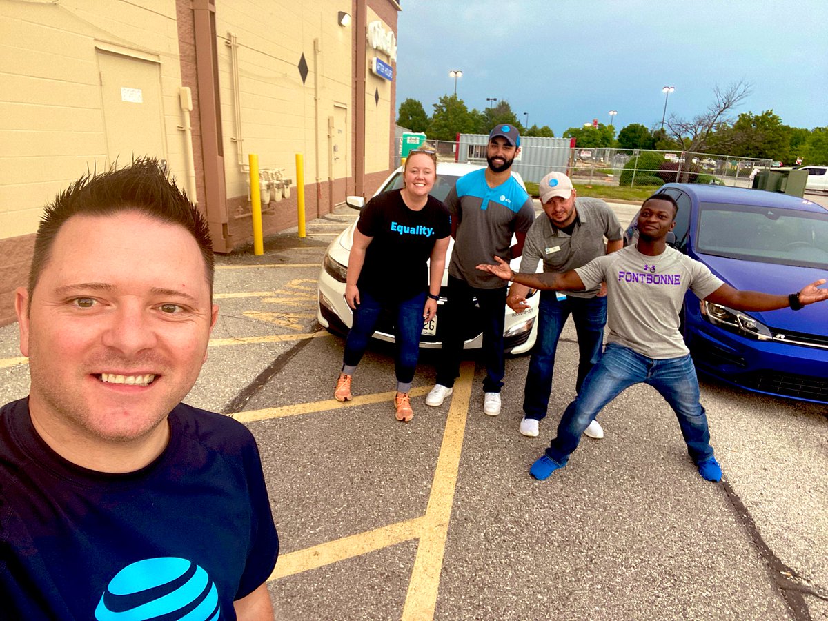 Out at the Shops with @CemSaral3 @LauraOzark chatting with our New Hire🔥x2 TERRY & ISAIAH, driving up our CCKM utilization and of course #H4N1 🔥💪🏼🔥💪🏼

#WEhuSTLe #PracticeMakesPermanent @TEAMb_EAST_mode @KAMOkonnects @tj5889 @AlysonWoodard @Just1DC @crocco_andrew