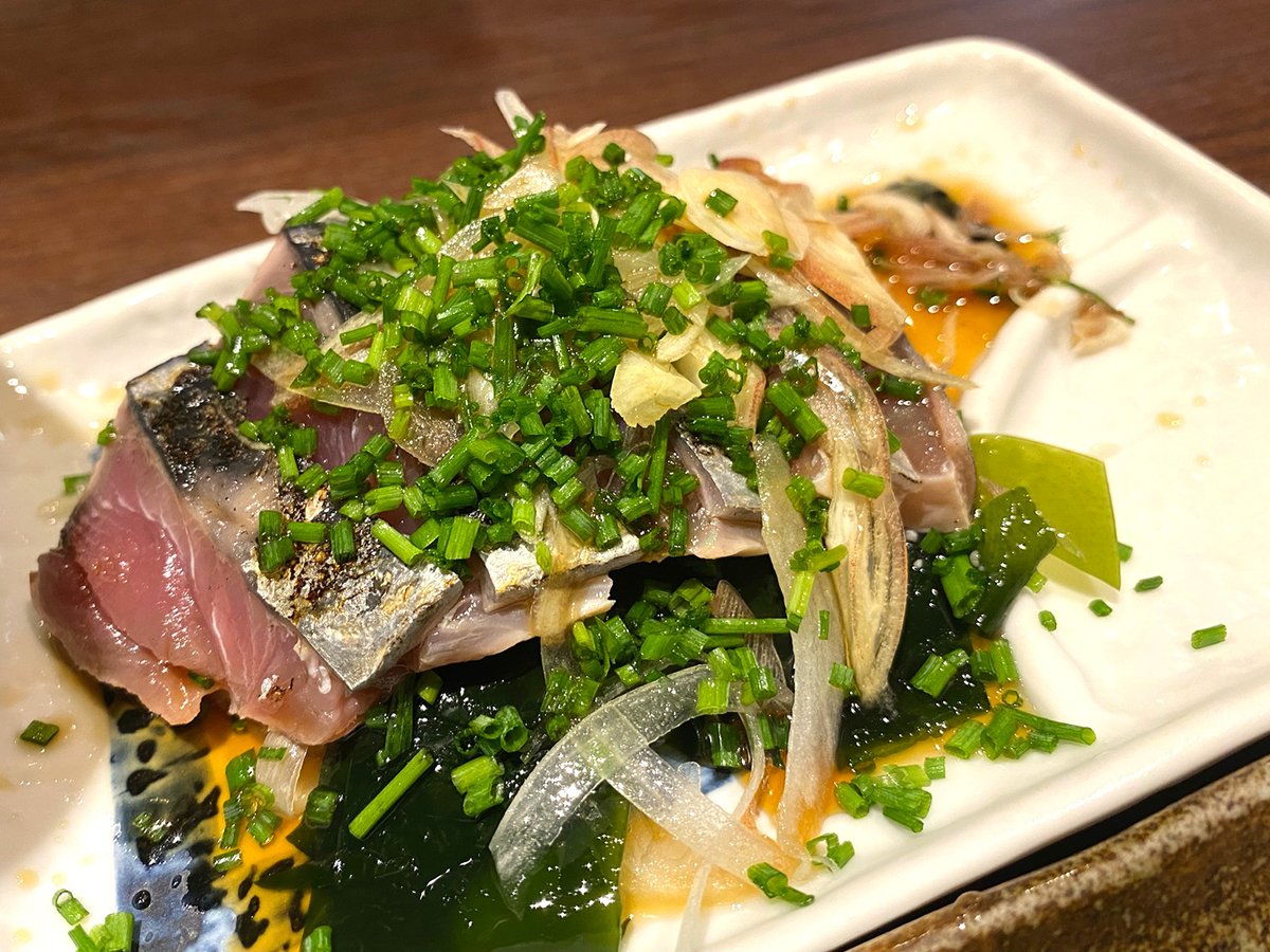 せんべろnet 薬味たっぷりのカツオ土佐造りが 165円って凄すぎない おまけに超おいしい わかめまで全部おいしい せんべろnet 薬味たっぷりのカツオ土佐造りが 165円って凄すぎない おまけに超おいしい わかめまで全部おいしい