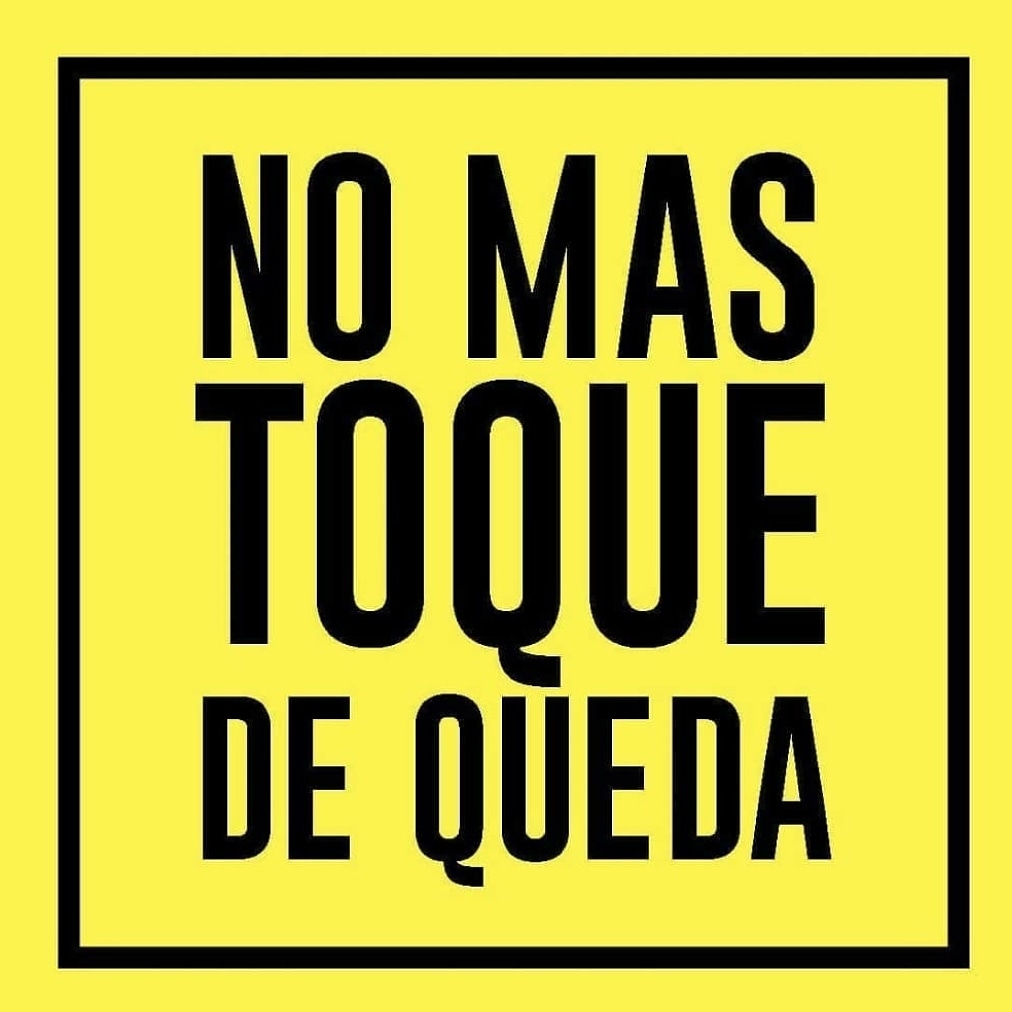Inmolexrd's tweet photo. Someter un país a 16 meses de #ToqueDeQuedaRD sin ayuda.  Con la comida, energía eléctricaY gasolina CARAS. Sin empleos es sumergir a  su clase media y pobre a una crisis total de su existencia. https://t.co/3UiD9Va6eC