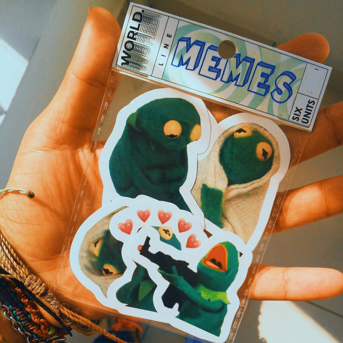 world_woorld's tweet photo. 💥NEW ARRIVALS💥
✌Arroba a tu amigo/a FAN de los stickers de Lohee la niña 🇰🇷 ✌ Nuestra nueva línea
👉MEMES👈 ✅+ de 4 estilos diferentes ✅Disponibles en Tienda 📌 Marketplace
✅Sistema de Apartado
#stockstickers #worldworld #memes #gavinmastodon #cheems #doge #kardashiam https://t.co/qDcRaxW1Cj