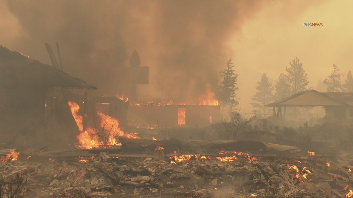 RMGNews's tweet image. Abandoned Juniper "Bates" Motel goes up in flames along with other large structures in Macdoel, CA during the now 6000 Acre #TenantFire.