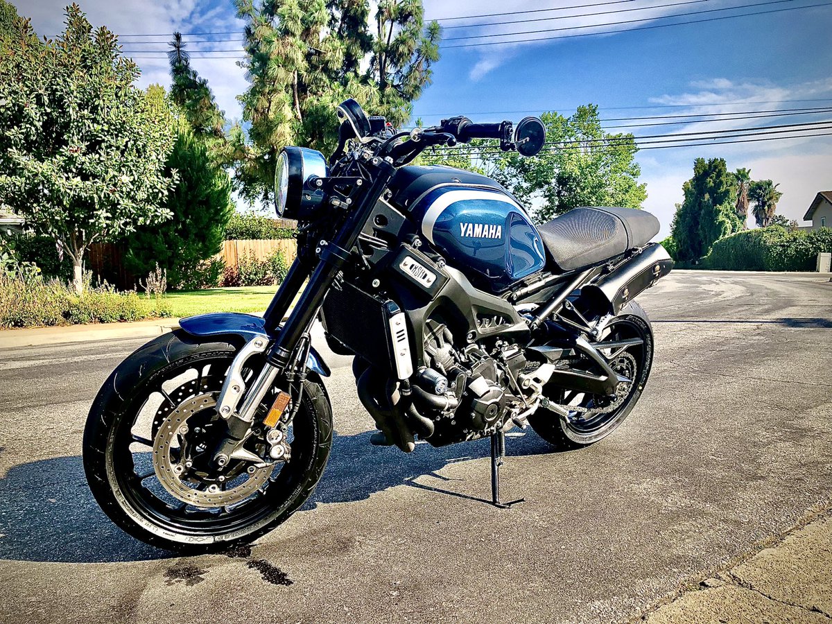 biscy_rides's tweet photo. Freshly Douched Ready to Ride #xsr900 #xsr900yamaha #yamaha #fastersons #fastersonsfans #retro #caferacer #lanesplitter #rubbersidedown #1down5up #2wheels #letsride #losangeles https://t.co/zfFOX8V0H0