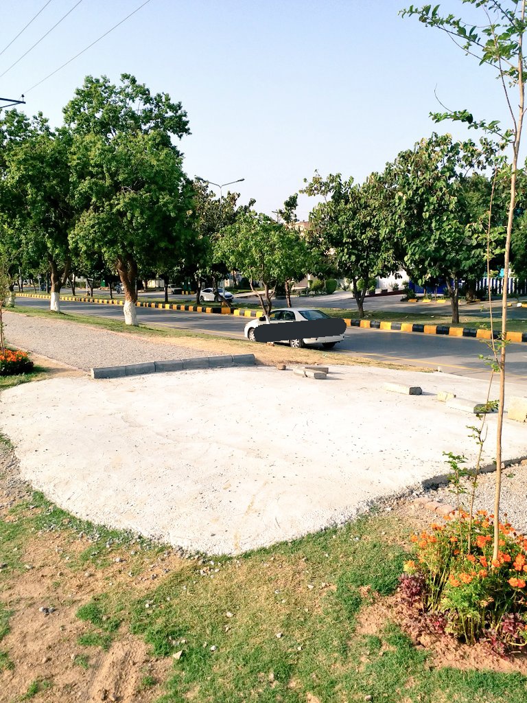 aamirsamjad's tweet photo. Whom should I call out for this "wonder" of civil engineering @CDA_Islamabad or @CDAthecapital @cda_environment? Some "superbly" dump mind paved a way for vehicles by cutting a functional walking/jogging track in Park situated between G9 &amp; G10
Nutshell:We need✔people for ✔ jobs https://t.co/zxWkv2bSX5