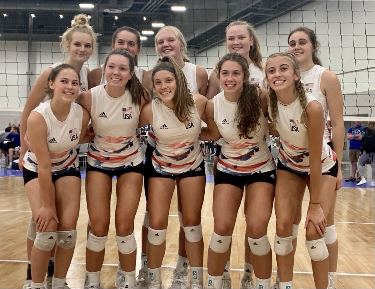 therealhope3's tweet photo. Hey @adidas thanks for the sweet 🏐swag for the @usavolleyball junior national tournament in #vegas! WE ARE IN THE ELITE 8 and ready for gold bracket play tomorrow!!! #goshockwave @shockwavevolle1 15 Black!! https://t.co/3VdTNJhrsM