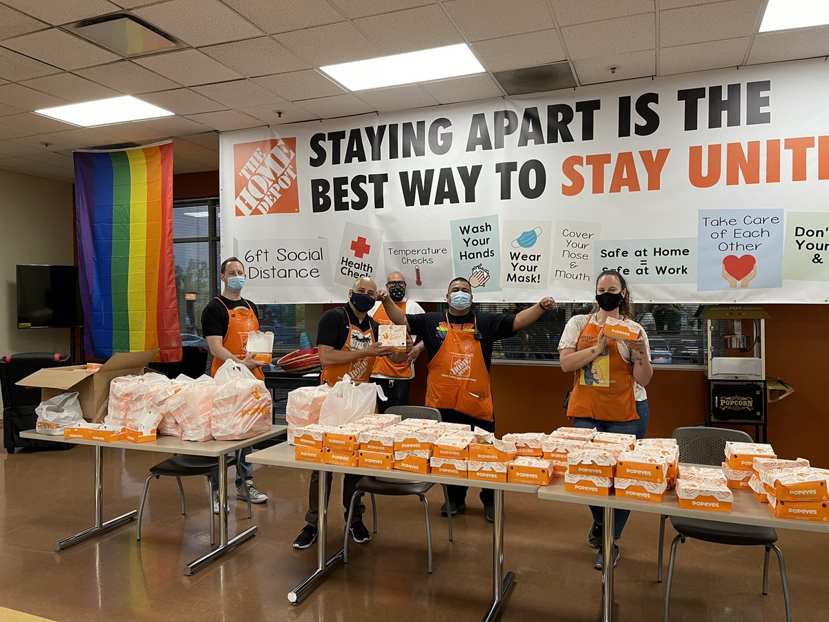 PhilOntario5642's tweet photo. Shout out to our leadership team for the recognition on 60 DAYS SAFE!!! That’s right Ontario 5642 keep working safe and taking care of one another let’s get into the triple digits. #safety #homedepot #60days #orange-blooded https://t.co/BI5mU6Z1eB