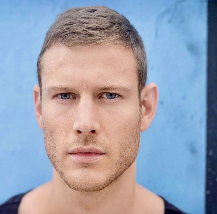 I spy with these blue eyes, a delicious wifey…