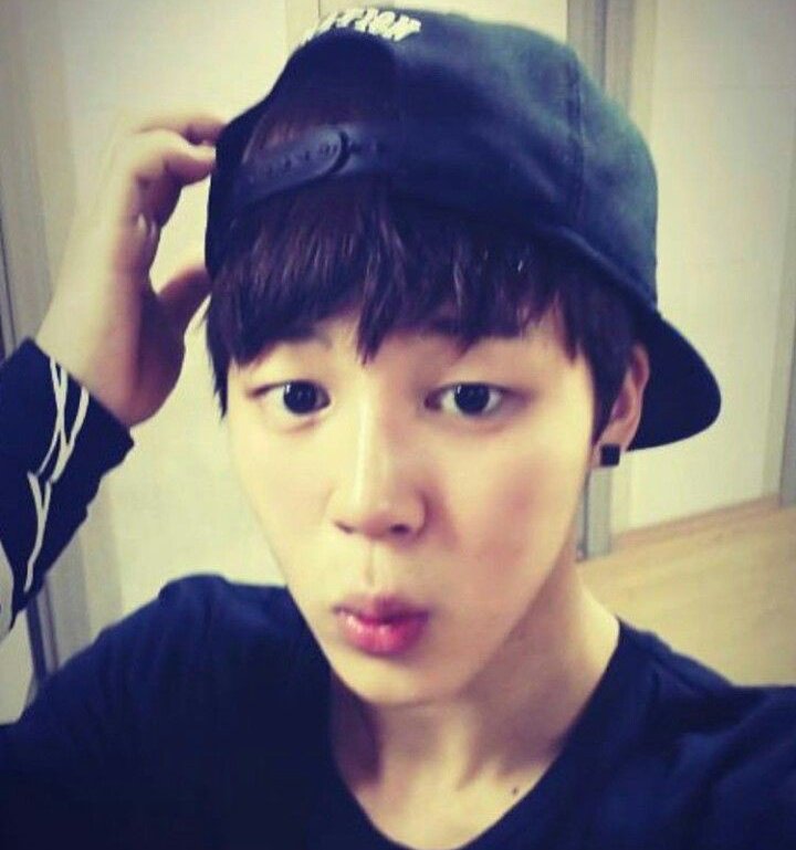 bts_triz's tweet photo. "quem é você?"            "eu sou você, só que 
                                       mais forte" https://t.co/EC0auhRDAQ