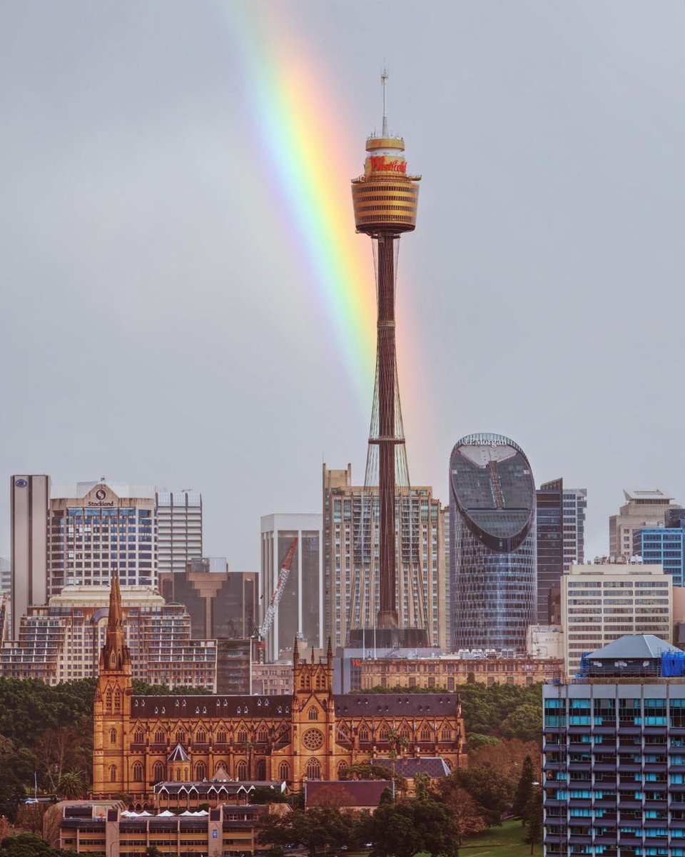 cityofsydney's tweet photo. When everything feels a bit uncertain &amp; we're stuck indoors, Sydney weather puts on a show you can watch from your window (or catch while you exercise). Double rainbows yesterday &amp; heavy fog today 🌈🌈☁️🌫 Keep your chin up Sydneysiders.

Photos by glanzpunkt + Matt Barry Images https://t.co/KXfRWl4CKk