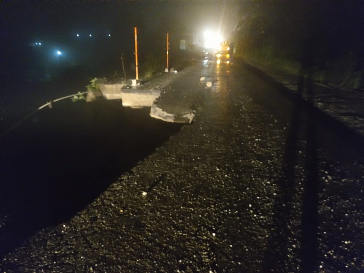 ConredGuatemala's tweet photo. Colapso de kilómetro 241, CA1 Occidente, Huehuetenango, el Sistema CONRED realiza coordinaciones para acciones de rehabilitación de la ruta. https://t.co/tHHt7YB0VI