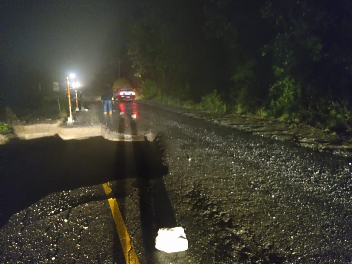 ConredGuatemala's tweet photo. Colapso de kilómetro 241, CA1 Occidente, Huehuetenango, el Sistema CONRED realiza coordinaciones para acciones de rehabilitación de la ruta. https://t.co/tHHt7YB0VI