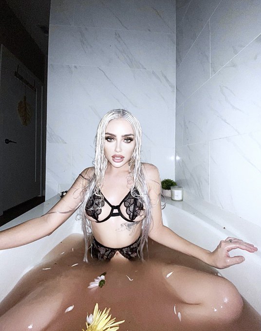 👽 https://t.co/GjyY3ekNEn