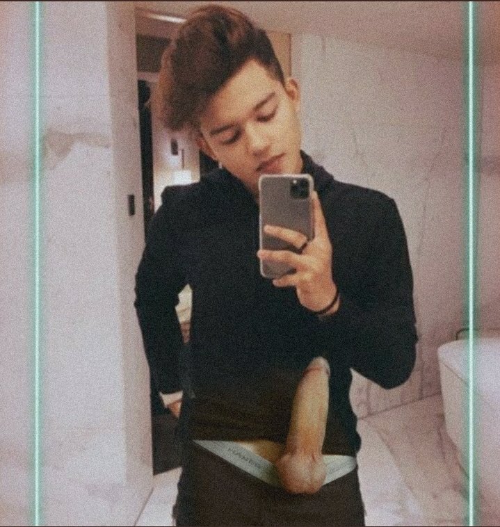 celbritynude's tweet photo. Riyazul ali checking his dick size https://t.co/gJbfze7GI9