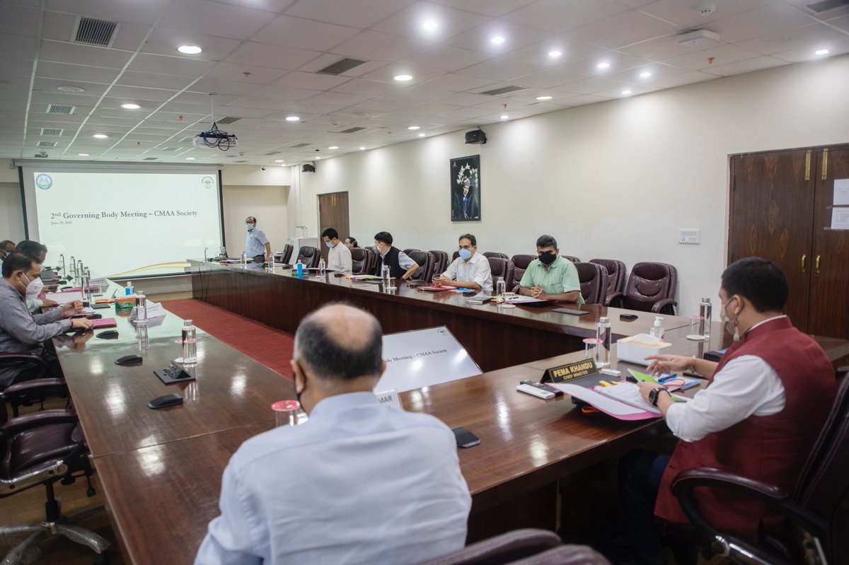 MyGovArunachal's tweet photo. #HCM Shri @PemaKhanduBJP ji chaired the second Governing Council meeting of Chief Minister’s Arogya Arunachal Society. #CMAAS is the nodal agency for implementing @cmaayarunachal that envisages to provide cashless treatment in empaneled hospitals to citizens of the state. https://t.co/iS3cFVmMOo
