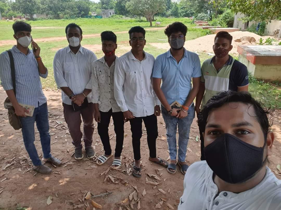 ଗତକାଲି ଶାଖା ଦର୍ଶନ ମହା ଅଭିଯାନରେ ଭୁବନେଶ୍ଵର ବିଭାଗର ପଶ୍ଚିମ ଭାଗର SOA ନଗରରେ ପ୍ରବାସୀ କାର୍ଯ୍ଯକର୍ତ୍ତା ଭାବେ ରାଜ୍ଯ ସଂଗଠନ ସମ୍ପାଦକ ଶ୍ରୀ <a href="/PandaAvilash/">Avilash Panda (𝙈𝙤𝙙𝙞 𝙆𝙖 𝙋𝙖𝙧𝙞𝙫𝙖𝙧)</a> ଭାଇ ଏବଂ ବିଭାଗ ସଂଗଠନ ସମ୍ପାଦକ ଶ୍ରୀ ମିଳନ ମହାପାତ୍ର ଭାଇ ବୈଠକରେ ଉପସ୍ଥିତ ରହି ଶାଖା ସୁଦୃଢୀକରଣ ଏବଂ ଆଗାମୀ କାର୍ଯ୍ଯକ୍ରମ ବିଷୟରେ ଆଲୋଚନା କରିଥିଲେ।
#ABVPOdisha