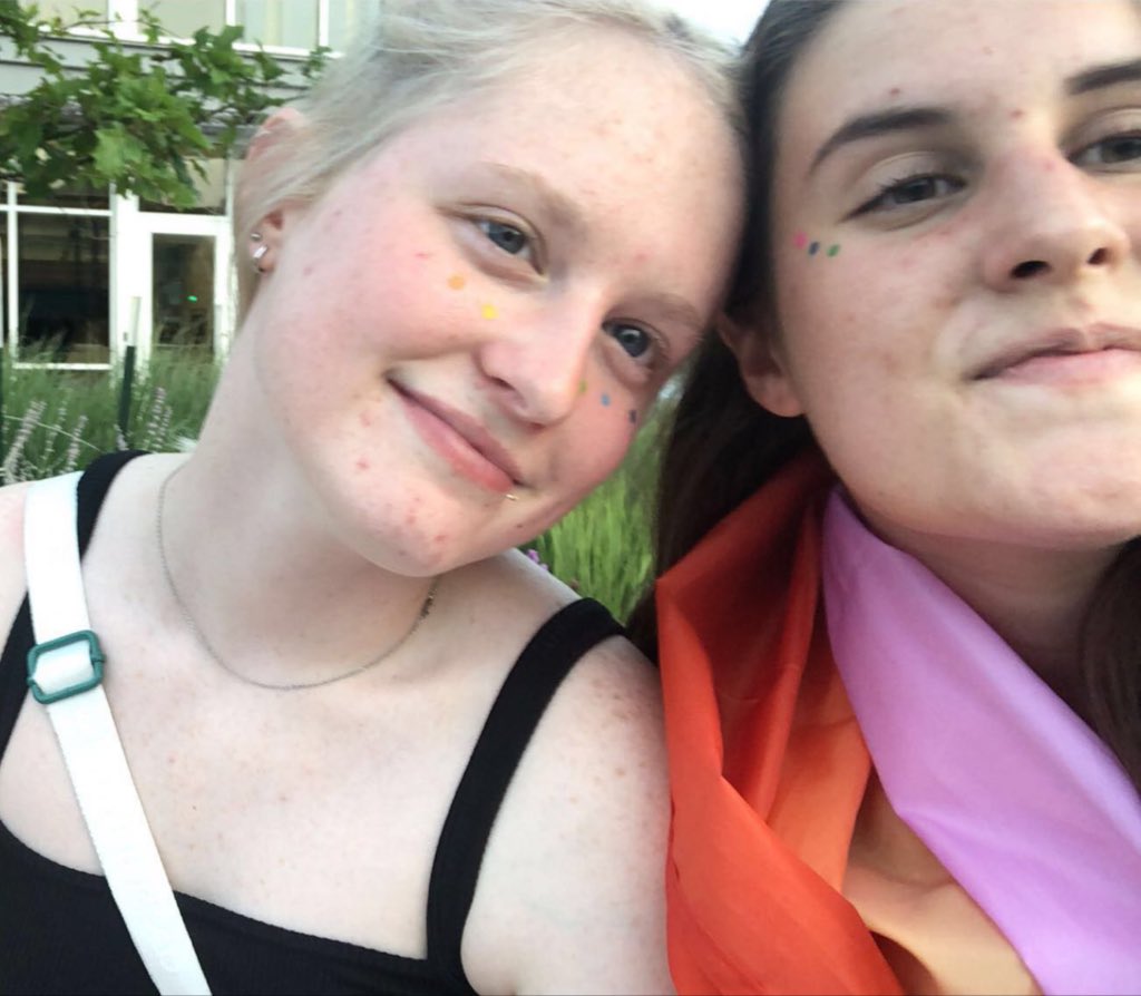 i love my girlfriend 🥺