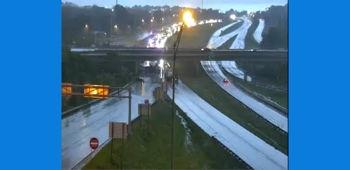 papajohnf72's tweet photo. Jackknifed semi on I 70 at US 63 roadway block traffic stuck, must be some injuries just had firetrucks past https://t.co/o0tukV1HFG