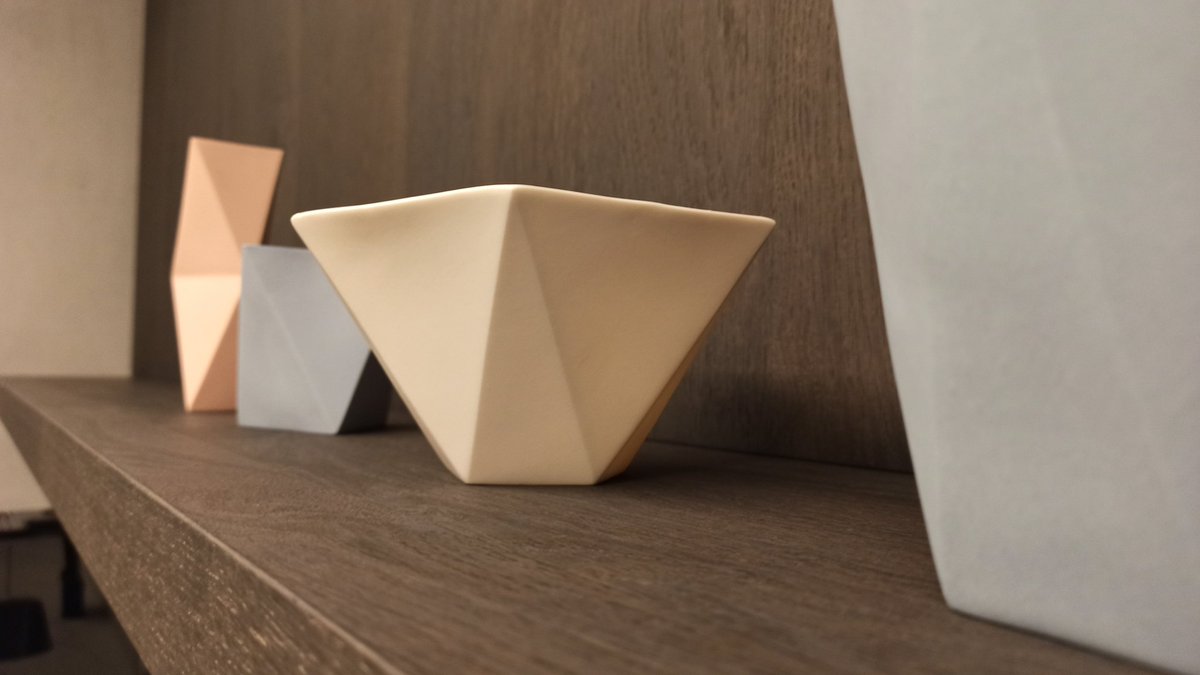 Que cousas tan fermosas fai Paula de <a href="/ojeastudio/">OJEA STUDIO</a>! Cerámica, enxeñería e formas imposibles #ceramista #artesania #artesaniadegaligia