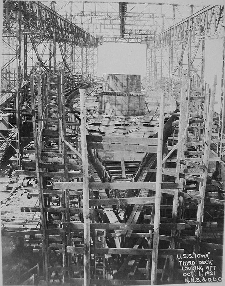 Rich_Ships's tweet photo. 🇺🇸 BB-53 USS IOWA
Newport News Shipbuilding - Newport News, VA
Laid Down 17-May-1920
Suspended 8-Feb-1922
Canceled 17-Aug-1922
Canceled at 31.8% due to the Washington Naval Treaty of 1922
P1/2 3rd deck 1-Oct-1921
P3 3-Jan-1922
P4 16”(406mm)/50 Gun
#BB53 #USSIowa #Iowa https://t.co/hzKOnvWj4d