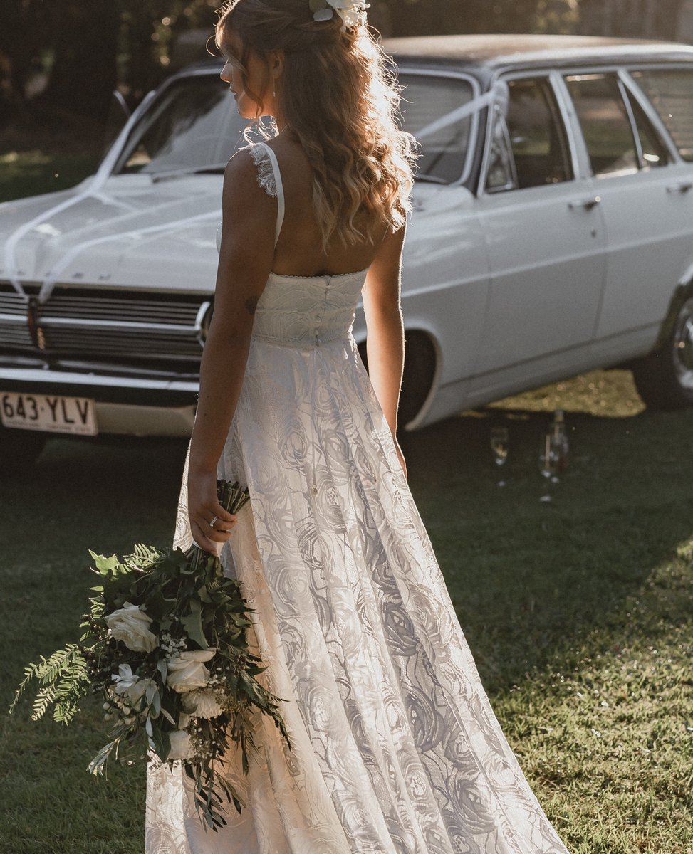Graceloveslace's tweet photo. #GRACEBride Eden cultivates an air of ‘wow’ in our POPPY Gown. The way the light hits the lace is just something else. 

Explore POPPY online or in one of our 16 global locations across USA 🇺🇸 UK 🇬🇧 AUS 🇦🇺 - https://t.co/Mczs1af9at

Photos by: @nathan.lapham https://t.co/D4LfqYH5AU