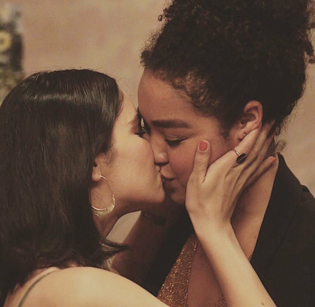 5. 볼드타입(넷플릭스) 세계적인 여성 사진작가x 영향력있는 잡지사 SNS디렉터. 찐하게 사랑하는 운동권 커플이에요. 드라마 자체도 소수자 이야기를...