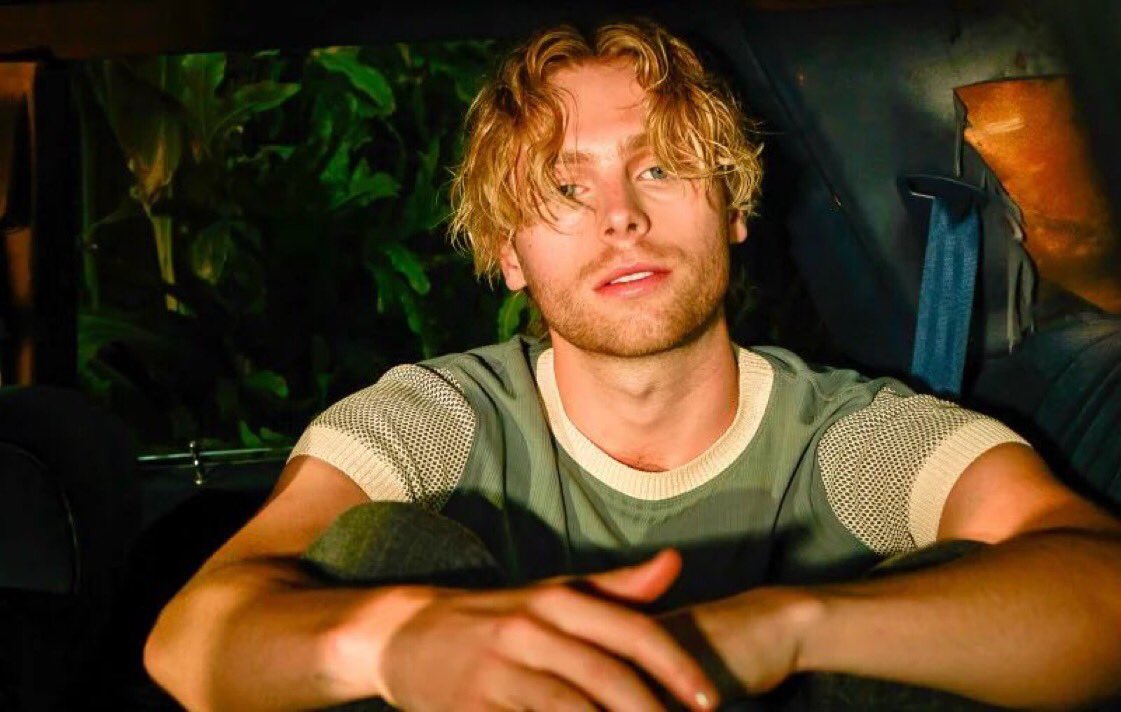 steff_biggs's tweet image. So proud of Luke, I can’t wait to see what this journey brings for him!!
I’m excited for this album and seeing a different side of Luke💕 
I keep playing starting line over and over, it’s beautiful.
#StreamStartingLine #WFTTWTAF #PROUDOFLUKEHEMMINGS