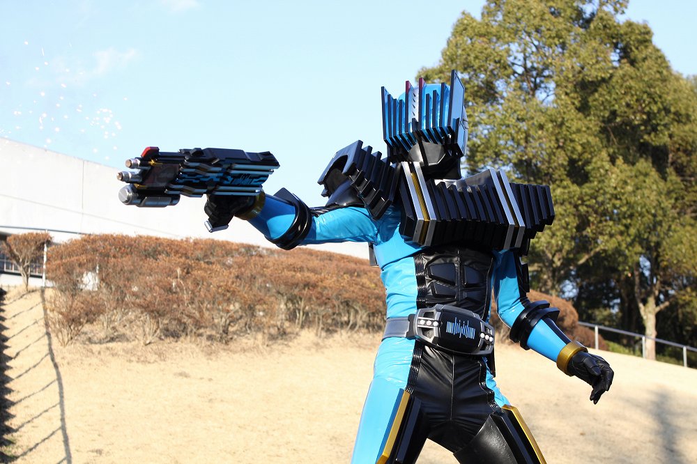 仮面ライダーbot 仮面ライダーディエンド 僕の旅の行き先は僕だけが決める 登場作品 仮面ライダーディケイド 変身者 海東大樹 演 戸谷公人 必殺技 ディメンションシュート 備考 本来ナマコ嫌いなのは海東 T Co Tszr1ioe1h T Co