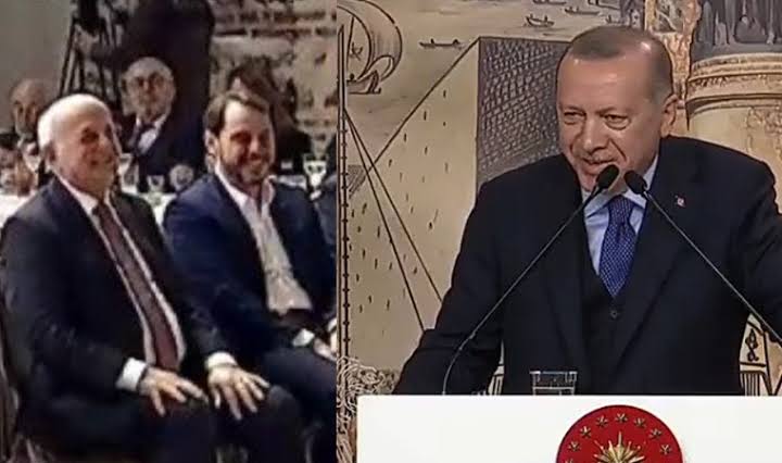 avatar4element's tweet photo. #SenKimsinKılıçdaroğlu tag açan troll abiler ve ablalar!
Suriye'de 36 türk askerimiz şehit olurken , bu gülüşler nedir?
https://t.co/XqBEtaoajB🤢🤮 #SenKimsinErdoğan amcaaaaa!Neden PKKlılarla yan yana oturdunuz ? 🤡 
#10kuruslukAKP
Z kuşağı herşeyi biliyor! Zaaaaa 
😂😆😂😂😀😝😛 https://t.co/1aRV8RDFLv