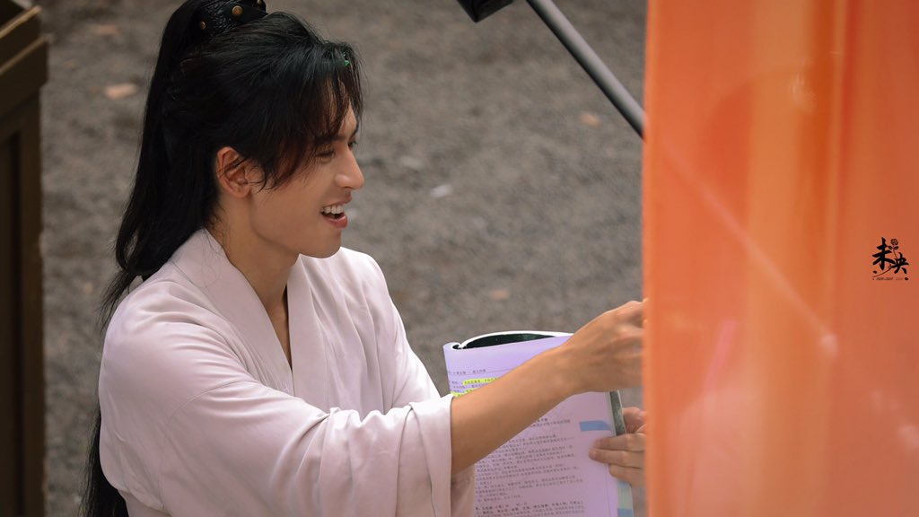 knknkb2's tweet photo. #WuhuCouple #WordOfHonor #WordofHonorBTS  #ATaleOfTheWanderers #山河令 #ShanHeLing 
#天涯客 #TianYaKe #张哲瀚 #ZhangZhehan 
#龚俊 #GongJun #JunZhe #俊哲
Would you like to eat such an apple eaten by your boyfriend?🤣🥰🍎👨‍❤️‍💋‍👨 https://t.co/O2wU2fM6gD