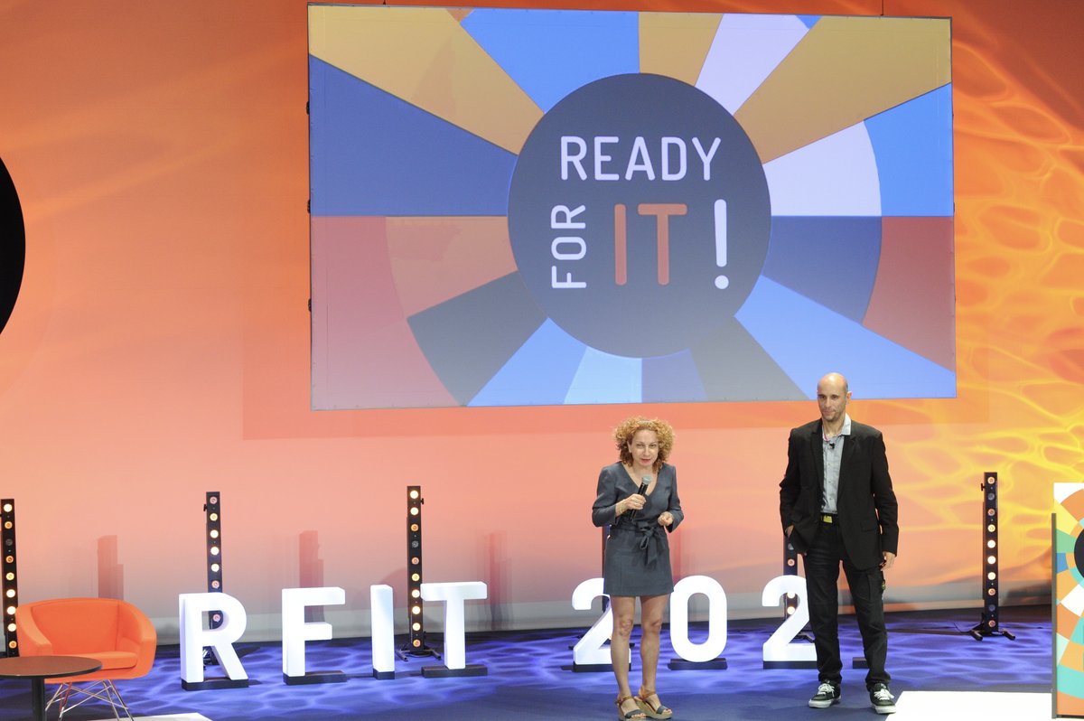 📸 Retour en image sur la keynote <a href="/AccentureFrance/">Accenture France</a> avec <a href="/EmmanuelViale/">Emmanuel Viale</a> #ReadyForIT #RFIT2021