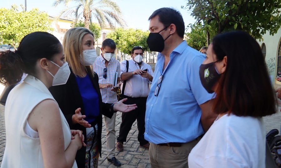 Comenzamos el día con un pilar fundamental para Alcalá, las entidades sociales 
Presentamos la convocatoria de subvenciones sociales con una inversión muy importante de 375 mil € que complementarán otras ayudas. Trabajamos juntos para avanzar a la vez. Gracias
#relanzaalcala