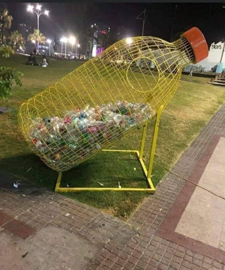 RjSahibZada's tweet photo. Smart idea like this should be introduced throughout our nation‘s tourism spots. #PakistanBeautiful #Nature #Environment #GreenerCleaner @Tourism_In_PK @falamb3 @wasimakramlive https://t.co/6waB6JczhI