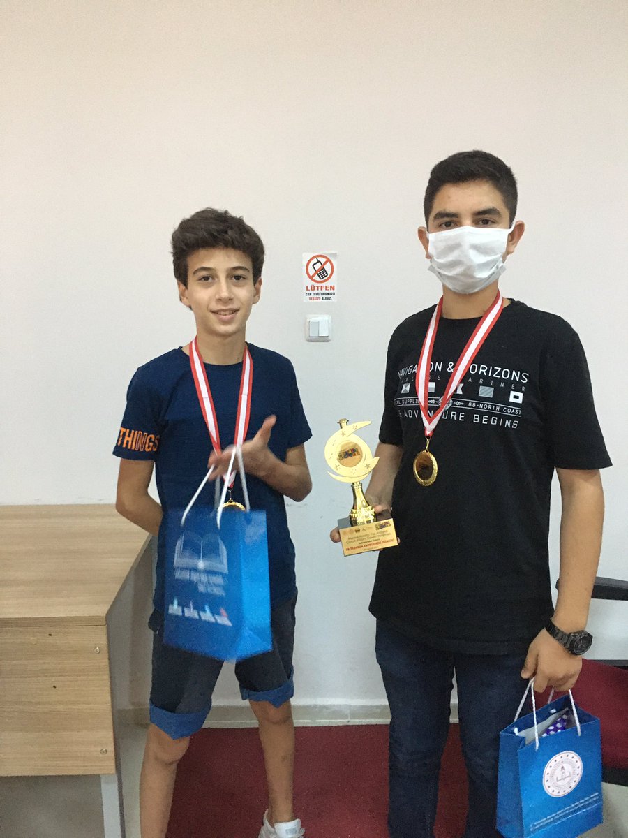 Manisa Kendin Yap Atölyeleri Çocuk Bilişim Zirvesi kapsamında yapılan #3dtasarım yarışmasındaki 2.lik ödülümüzü <a href="/bayaredutr/">X</a> rektörü Sayın Prof.Dr.Ahmet ATAÇ Bey’den aldık. Projede emeği geçen herkese teşekkür ederiz👏 <a href="/KendinyapM/">KendinYap Manisa</a> <a href="/kodlamanisa/">Kodla(Ma)nisa</a> <a href="/il_mem_45/">Manisa İl Millî Eğitim Müdürlüğü</a> <a href="/manisavaliligi/">Manisa Valiliği</a> <a href="/VELIOGUZ/">Veli Oğuz</a>