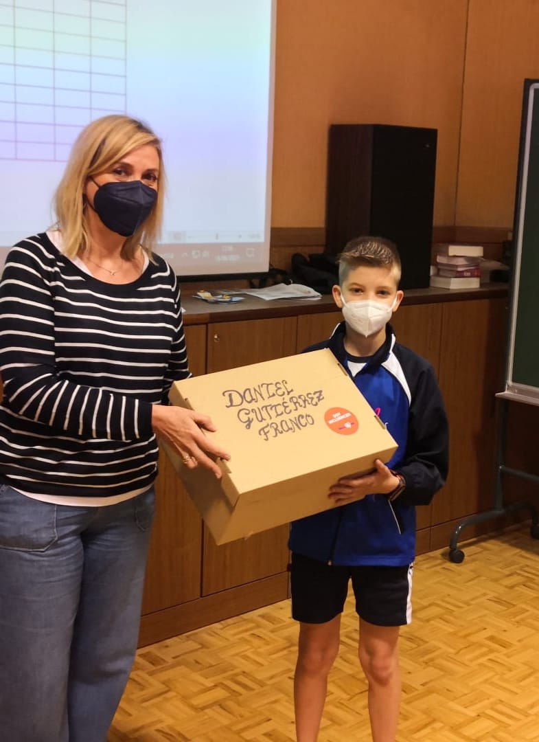 sanjosemaristas's tweet photo. UN FINALISTA INCLUENCER
En el concurso de microrrelatos de la campaña #hazteincluencer fue finalista Daniel Gutiérrez Franco. ¡Enhorabuena!
Gracias a #SOLTRA por su labor para conseguir dar visibilidad a quienes no la tienen.
#soyincluencer #todosincluidos #somosmaristas https://t.co/H3daeTV9in