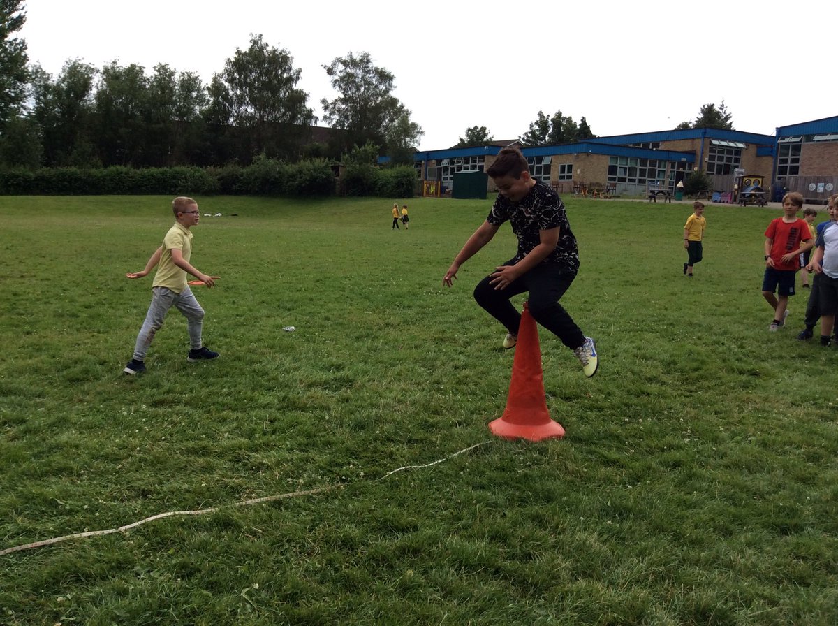 StMarysRCSch's tweet photo. Dosbarth 4 have been practicing a standing jump and then decided to freestyle in PE today. #HealthAndWellbeing #SMRY4 https://t.co/40XVwpFJyk