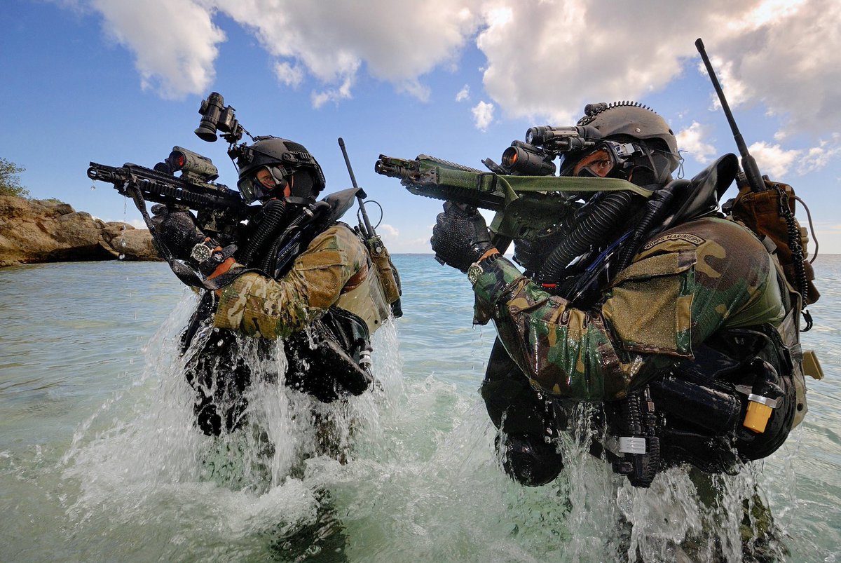 “Defensie Duikschool” afgelopen week hebben 4NL &amp; 2BE de prestigieuze kikvorsman opleiding succesvol afgerond. 💪🏻🐸<a href="/kon_marine/">Koninklijke Marine</a> <a href="/CDS_Defensie/">Generaal Onno Eichelsheim</a> <a href="/werkenbijdef/">Werken bij Defensie</a>  <a href="/Korpsadjudant_M/">Korpsadjudant Mariniers</a> <a href="/korpsmariniers/">Korps Mariniers</a> <a href="/DefensieCarib/">Defensie Caribisch gebied</a> <a href="/Defensie/">Ministerie van Defensie</a> @AdmiraalKramer <a href="/Krijgsmachtadj/">Krijgsmachtadjudant 🇳🇱</a> <a href="/BelgiumDefence/">Belgian Defence</a> <a href="/USMC/">U.S. Marines</a> #kikvorsman