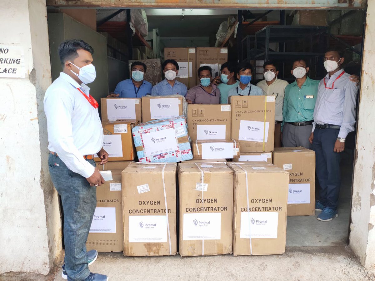 To win against the #COVID19 everybody needs to come together to manage the current pandemic. 
#PiramalSwasthya donated 19 #oxygenconcentrators & 200 #pulseoximeters to the district administration in #AspirationalDIstrict #Khandwa, #MadhyaPradesh.