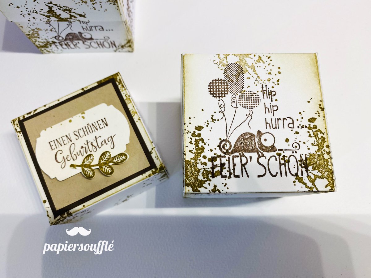 papiersouffle's tweet photo. #Kreativ am Morgen 🦎🤓 Eine Geschenkbox 6x6 cm in unseren #Neutralfarben: #Savanne #Wildleder #Espresso | Der Inhalt ist #dufte und die #Message einfach nur #drollig 😁🦎#stampinup #demo #produktmedley #basteln #kartenbasteln #box #kleinesmitbringsel https://t.co/wdhLLdnfv8