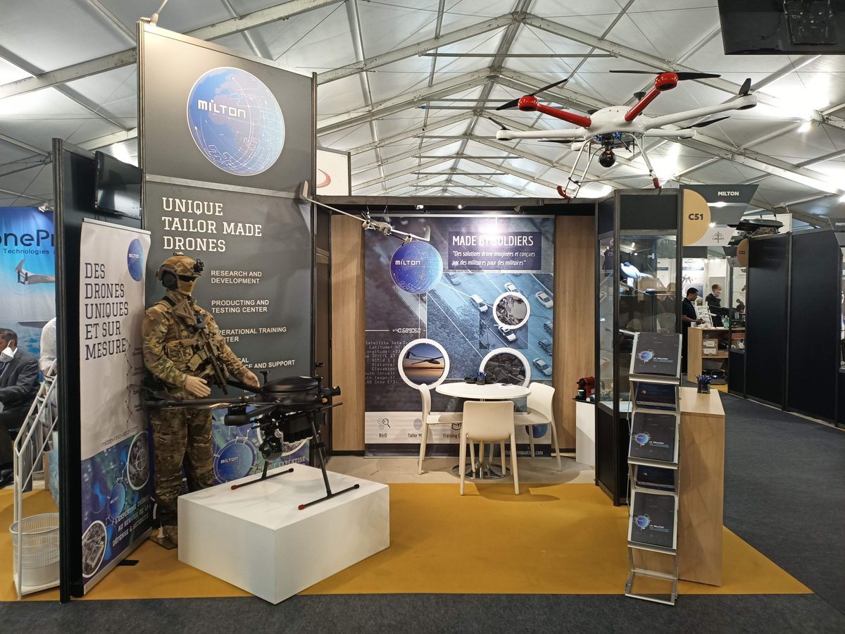 MiltonInnov's tweet photo. L'équipe MILTON vous attend sur le salon du SOFINS pour vous faire découvrir nos dernières innovations en matière de solution drone. RDV sur notre stand C51 (allée centrale) jusqu'au 1er juillet 2021. 
#drone #france #securite #defense #armee #training #formation #milton https://t.co/EDaytv6cL9