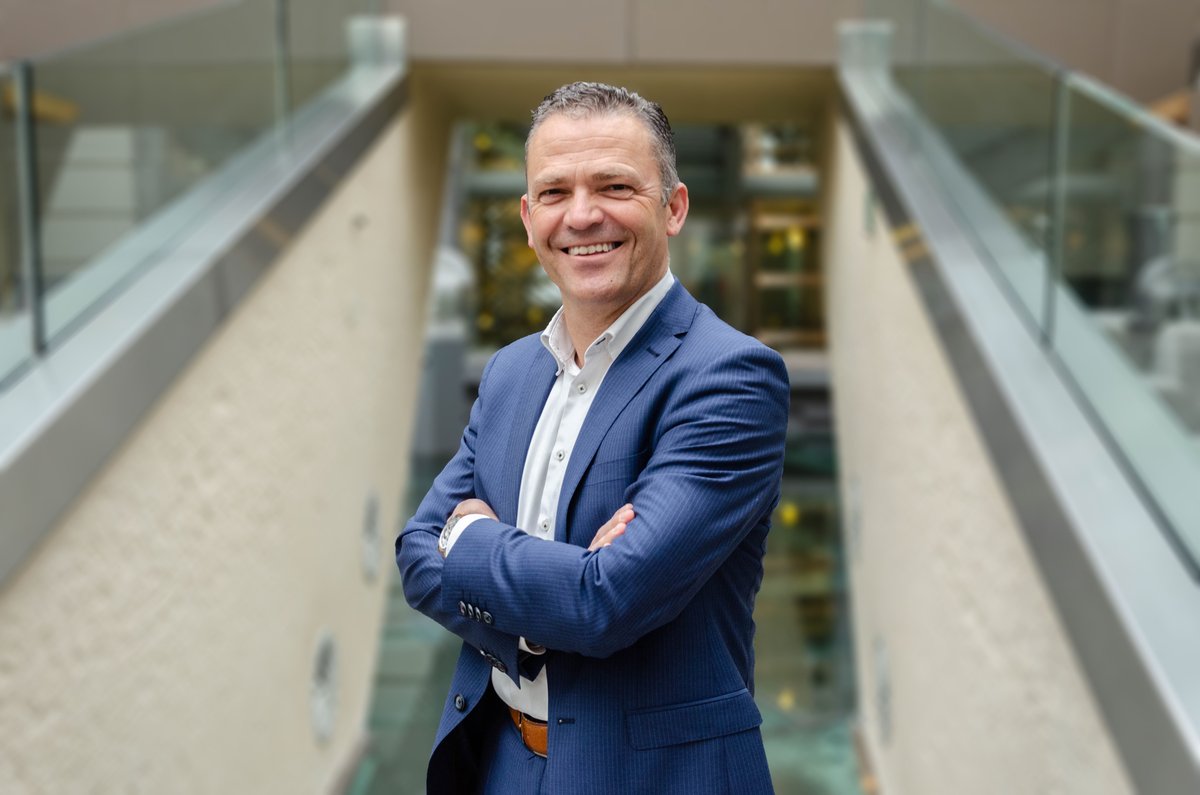 Welkom aan boord <a href="/LodeCeyssens/">Lode Ceyssens</a>! Op 1/9 vervoegt hij de leiding van <a href="/Boerenbond/">Boerenbond</a>. “De‌ ‌ervaring‌ ‌die‌ ‌Lode ‌meebrengt,‌ ‌vormt‌ ‌een‌ ‌belangrijke‌ ‌troef. Ik heb er alle vertrouwen in dat hij zich snel (opnieuw) thuis zal voelen.‌", zegt <a href="/sonjadebecker/">sonja de becker</a>
bit.ly/3drTbnB