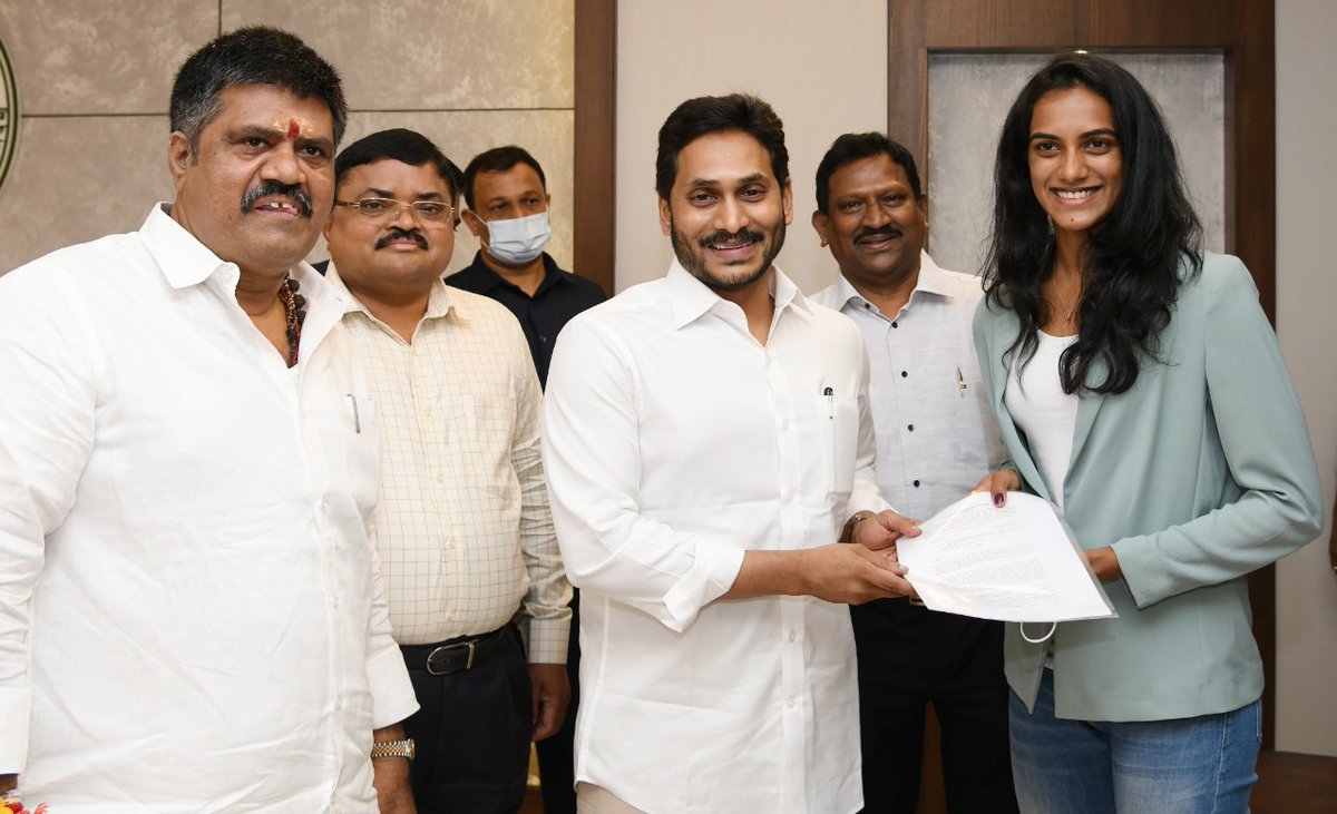AndhraPradeshCM's tweet photo. Government of Andhra Pradesh is committed towards developing infrastructure and bringing more opportunities for athletes and sports fraternity. Furthering this resolve, 2 acres of land has been allotted  to @Pvsindhu1 to set up a badminton academy in Visakhapatnam. 2/2 https://t.co/Xm42Dm2NfW