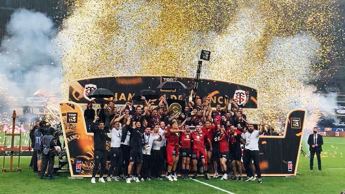 CÉLÉBRATION // Fiers d'avoir assisté à autant de joie et de sensations EXtrêmes sur un podium que nous avons fabriqué, monté et installé ! Bravo aux champions Toulousains, Quel match !!! 
#exhibitgrouptoujourslapourlesport #top142021