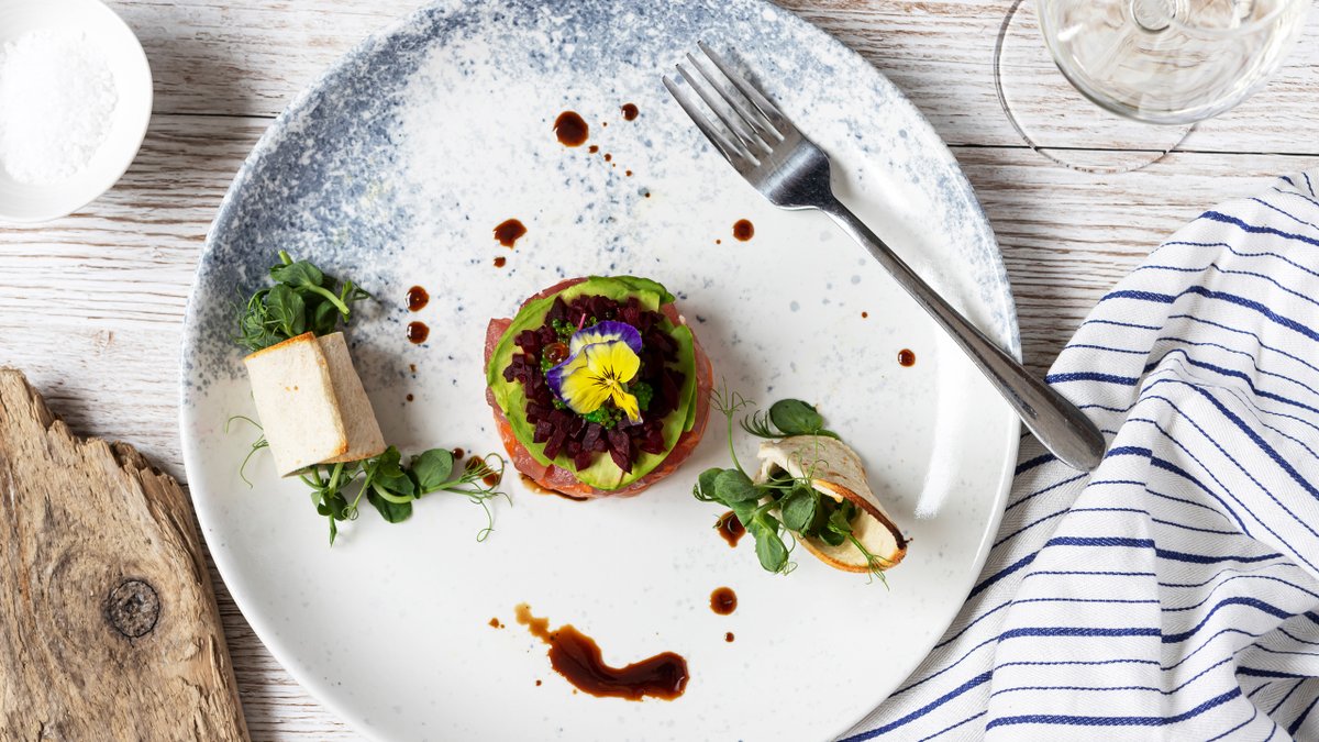 HookedWindermer's tweet photo. -1 day until we open for lunch

lunch is served Thursday to Sunday 12-2:30pm

book here 👉https://t.co/YwMCGvf6wN

#alternativelunch #windermere #fish #tuna #salmon #doversole #tartare https://t.co/QyIokPnW7v