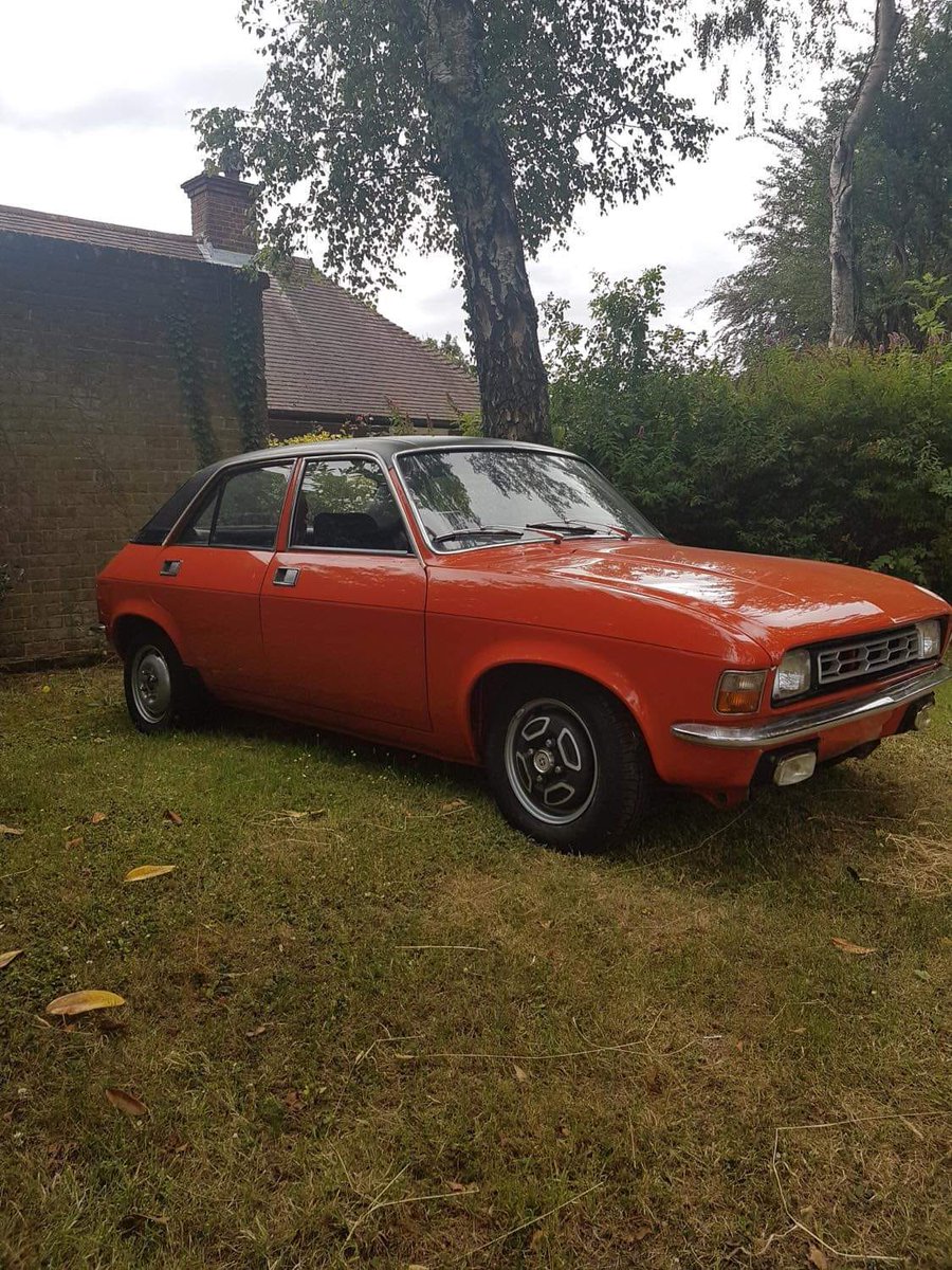 acespeed72's tweet photo. Staying on the Allegro theme...1974 1300 Super...Plus a 1750 SS all at Acespeed. #sarahcrabtree #markstone #motul #withammotorsport #Allegro #HarrisMann #orange #jaffacakes #goodwood #grrc #Acespeed #leyland #hydrogas #iandawnkennedy #goodwoodfestivalofspeed #drystoneradio #ymsf https://t.co/7jUy42BCRQ